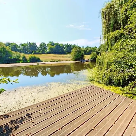 Vakantiehuis Les Roches - Au Bord De L'eau Avec Jardin, Terrasse Et Parking