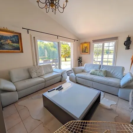 Les Roches - Au Bord De L'eau Avec Jardin, Terrasse Et Parking Vakantiehuis *
