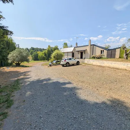 Les Roches - Au Bord De L'eau Avec Jardin, Terrasse Et Parking *