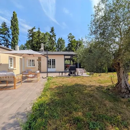 Vakantiehuis Les Roches - Au Bord De L'eau Avec Jardin, Terrasse Et Parking
