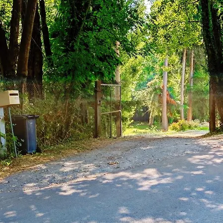 Les Roches - Au Bord De L'eau Avec Jardin, Terrasse Et Parking Vakantiehuis *