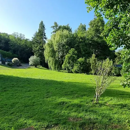 Les Roches - Au Bord De L'eau Avec Jardin, Terrasse Et Parking Vakantiehuis
