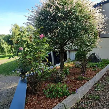 Vakantiehuis Les Roches - Au Bord De L'eau Avec Jardin, Terrasse Et Parking Feuguerolles-Bully