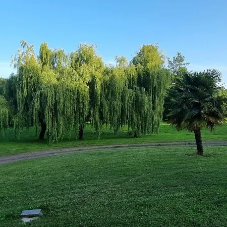 Les Roches - Au Bord De L'eau Avec Jardin, Terrasse Et Parking Vakantiehuis *